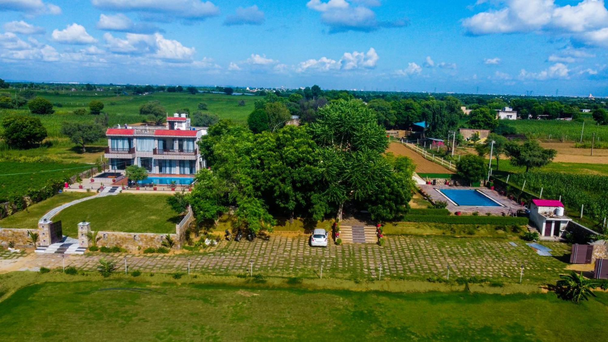 Ibiza Farm By The Party Citadel, A 3bhk Private With Pool *